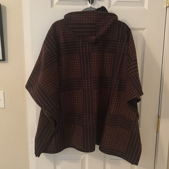 Rachel Roy Plaid Flannel Cape One Size NWT - Picture 5 of 6